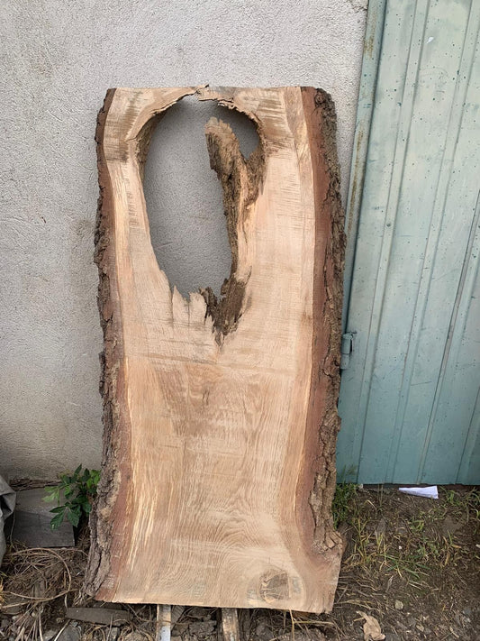 Dřevěný monolit z dubu 120x40-45x5 cm, ideální pro resinu, uložený za 5 let, domácí výroba.