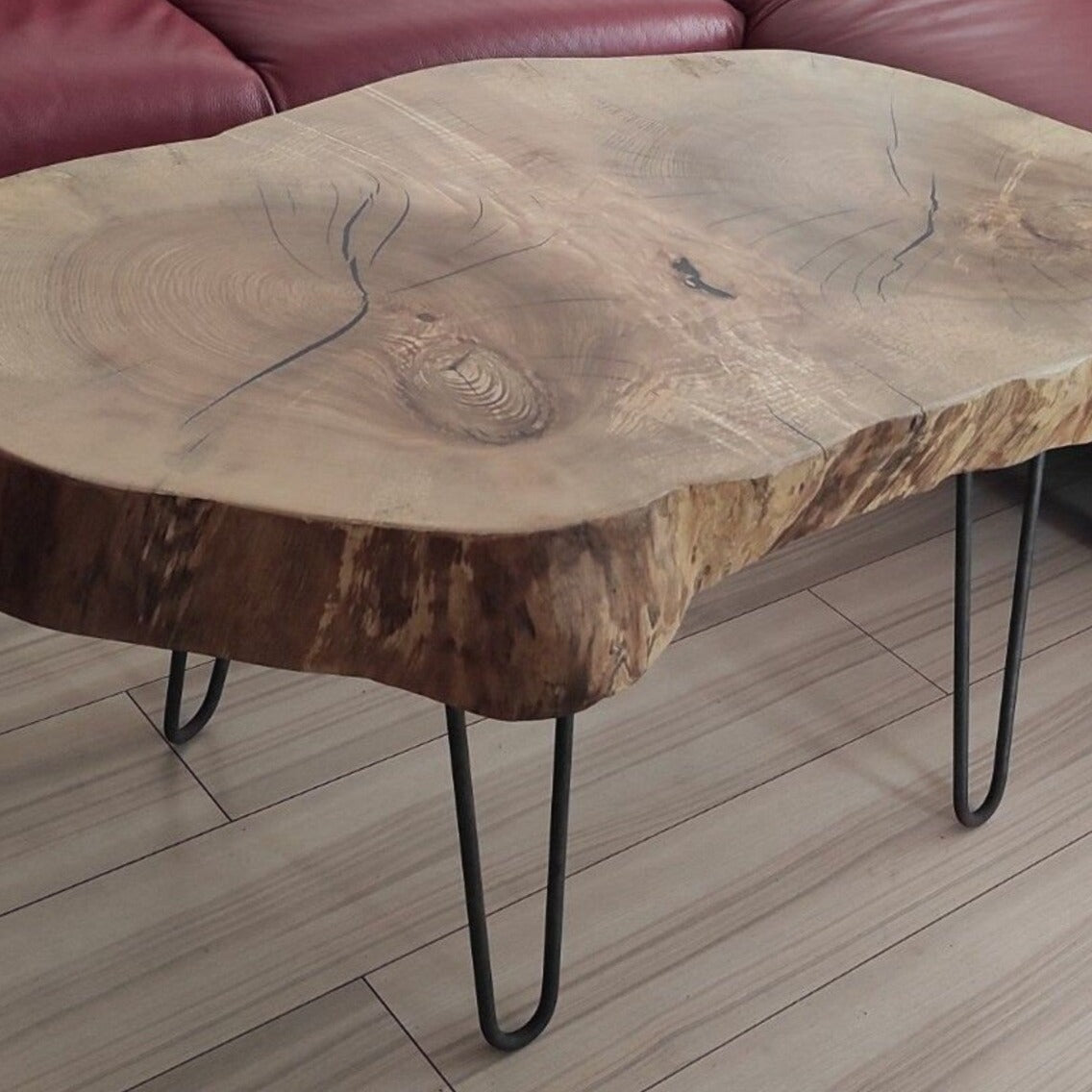 Einzigartiger Couchtisch, Platte aus massiver Eiche 110x60cm, Höhe 50c – West Tree