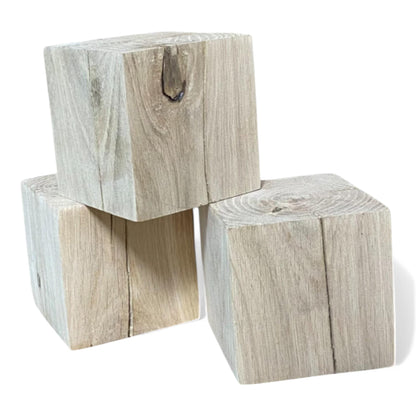 Handgefertigtes Eichenwürfel-Set - Holzdekor