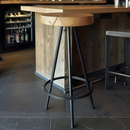 Handgefertigter Barhocker - Industrieller Stil