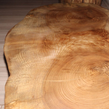 Einzigartiger Couchtisch, Platte aus massiver Eiche 98x62cm, Höhe 50cm