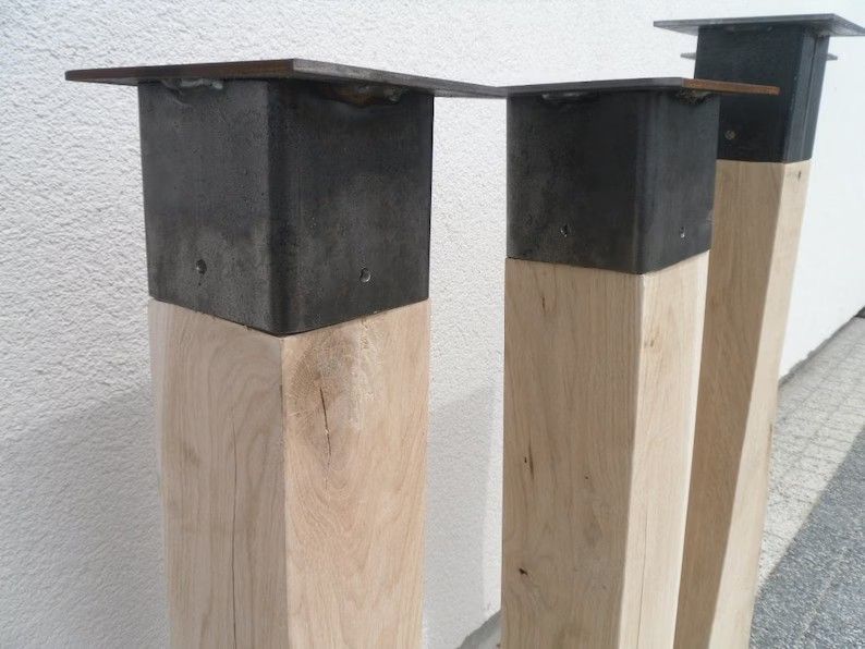 Handgefertigtes Holzbein aus Eiche - mit Metallkappe