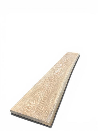 Handgefertigtes Regal aus massiver Eiche mit Naturkante, Stärke 2,5 cm
